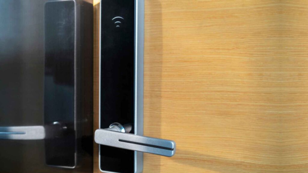 wifi smart lock on smart door