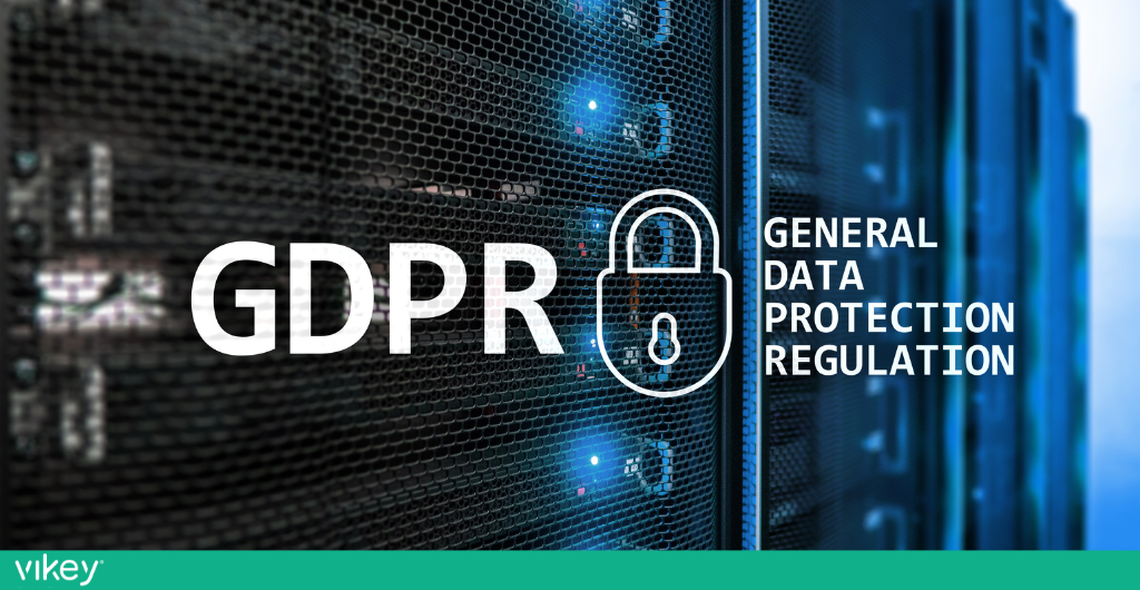 Server protetti e simbolo del GDPR per la sicurezza dei dati negli affitti brevi